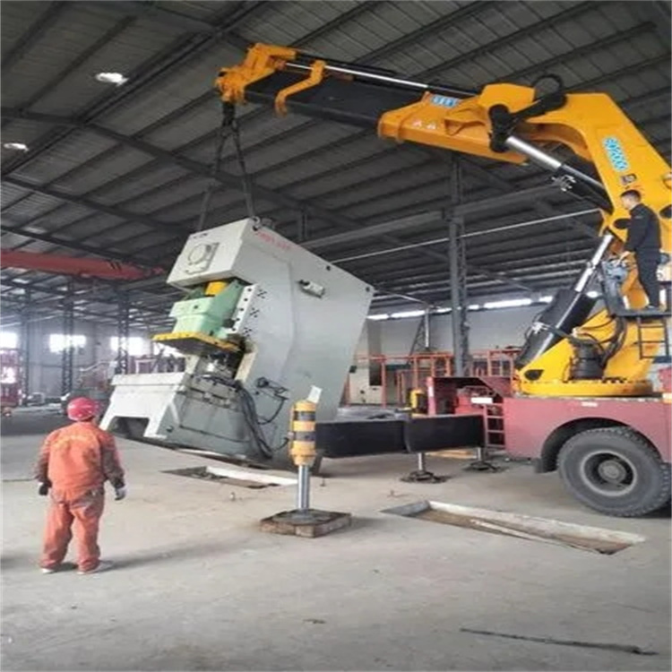 十堰80吨折臂吊车出租附近电话